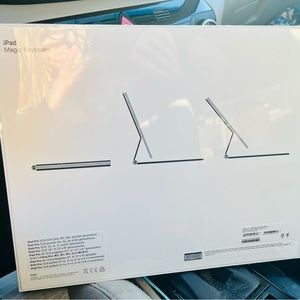 iPad Magic Keyboard for 12.9 inch iPad Pro & $100 Apple gift card